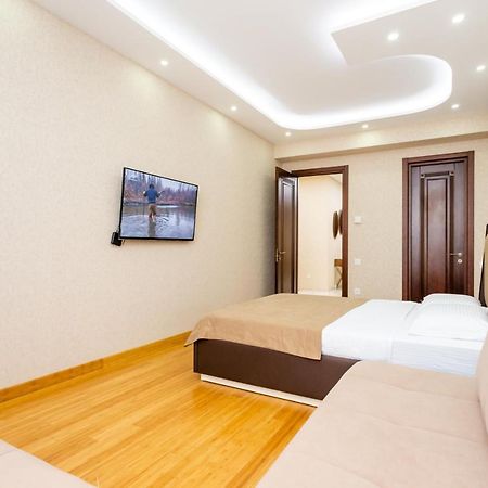 Central Cozy 3Bd-2Bath Apartment Tbilisi ภายนอก รูปภาพ