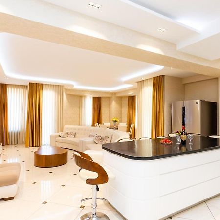Central Cozy 3Bd-2Bath Apartment Tbilisi ภายนอก รูปภาพ