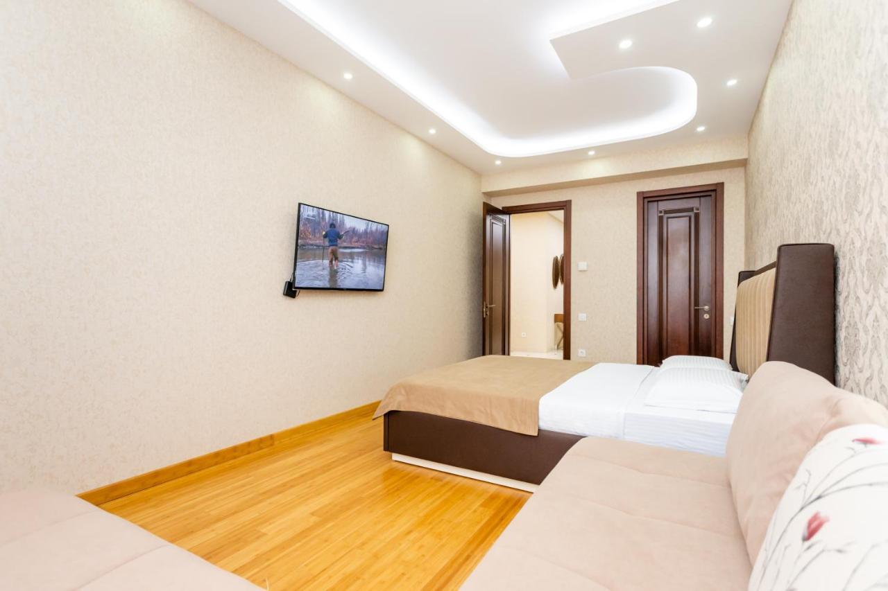 Central Cozy 3Bd-2Bath Apartment Tbilisi ภายนอก รูปภาพ
