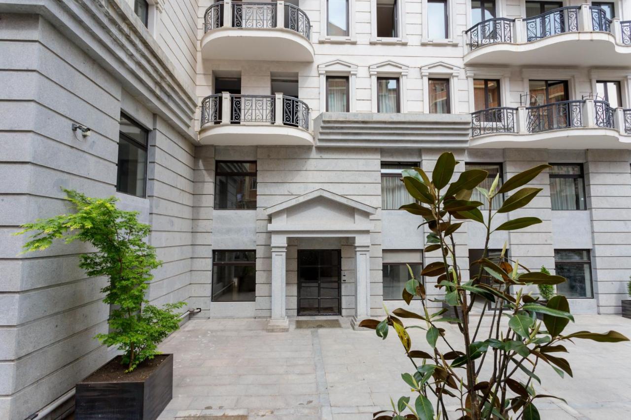 Central Cozy 3Bd-2Bath Apartment Tbilisi ภายนอก รูปภาพ