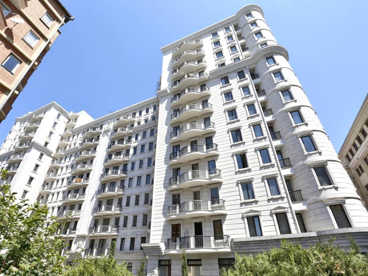 Central Cozy 3Bd-2Bath Apartment Tbilisi ภายนอก รูปภาพ