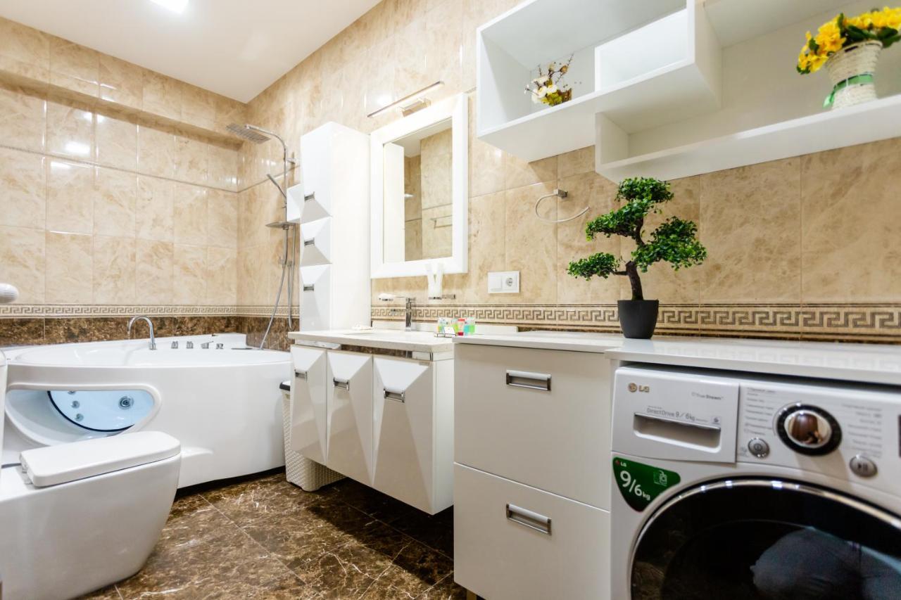Central Cozy 3Bd-2Bath Apartment Tbilisi ภายนอก รูปภาพ